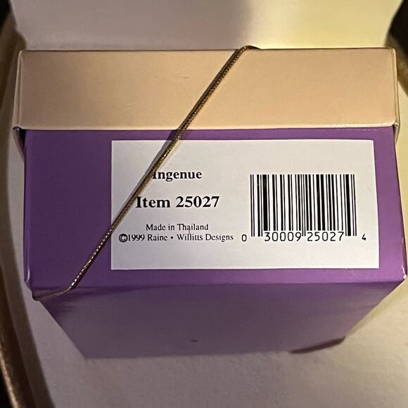 Just the Right Shoe Ingenue - Picture 2 of 10